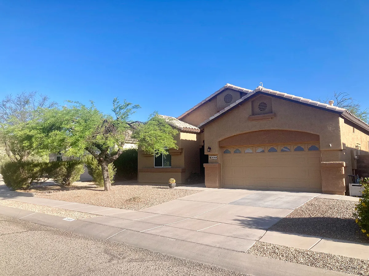 4 bed, 1917 sqft, $2,500 — Photo 1