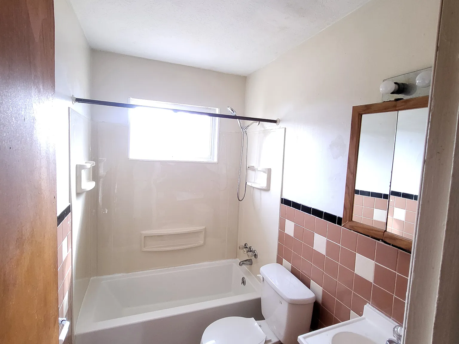 2 bed, 800 sqft, $850 — Photo 3