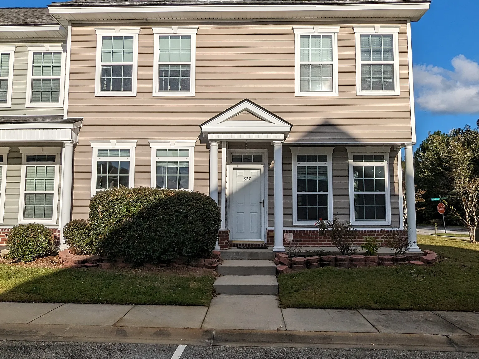 4 Bedrooms! — Photo 1
