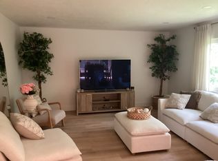 4215 Schwalbe Dr, Sarasota, FL 34235