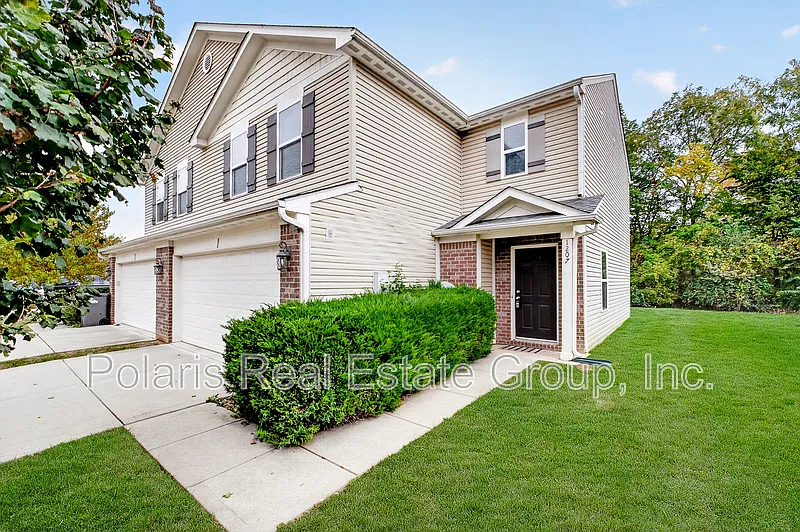 4 bed, 2.0 bath, 2357 sqft, $1,895 — Photo 4