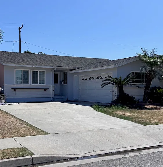 12516 Chadwell St — Photo 2