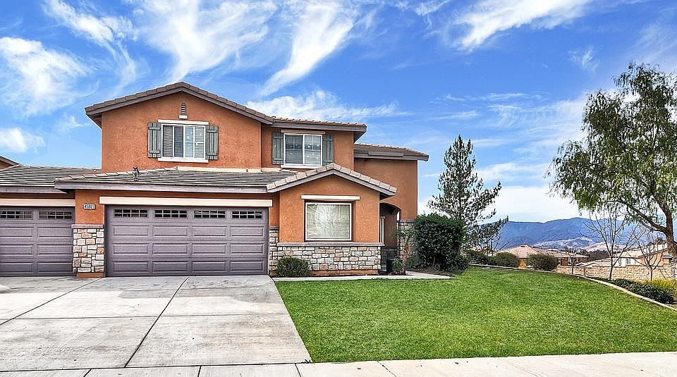 1st image of 45001 Sonia Dr