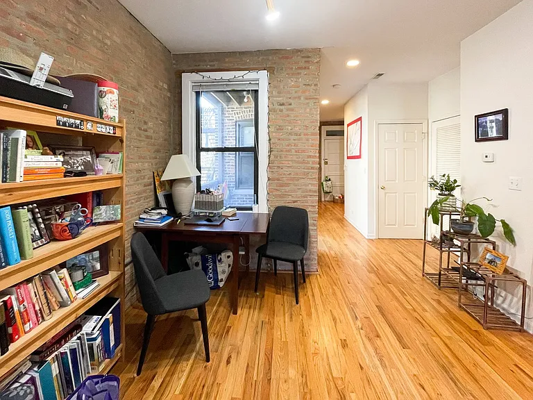 1511 W Chestnut St #2F — Photo 6