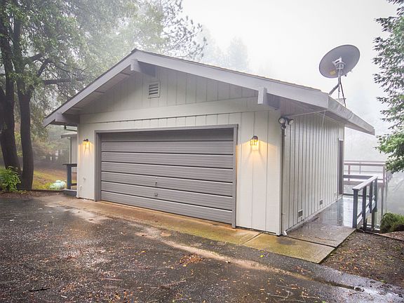 3rd image of 15629 Lorie Dr
