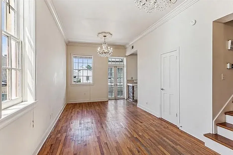 819 Barracks St — Photo 2