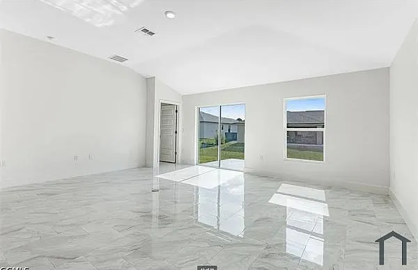 4 bed, 1794 sqft, $2,450 — Photo 4