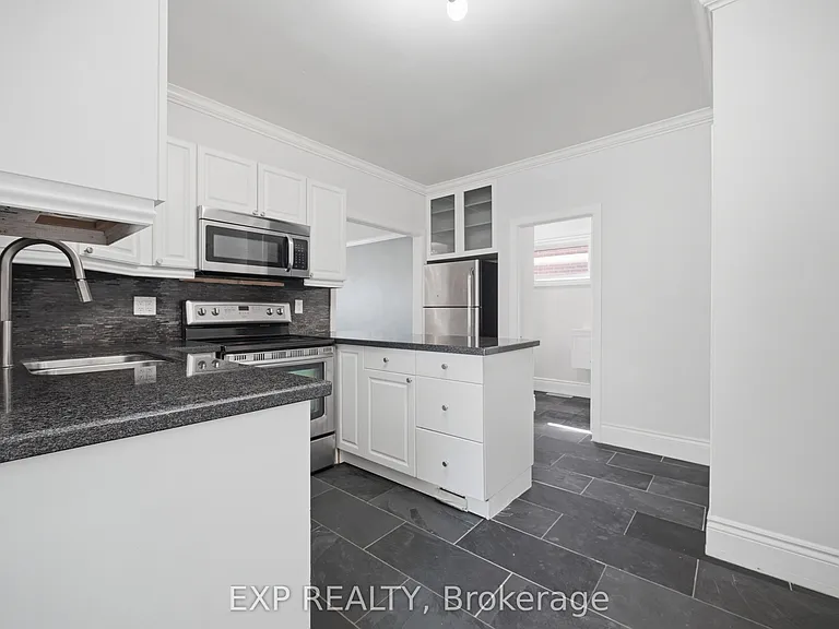 1052 Alexandra Ave — Photo 15