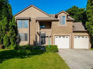 12143 Twincreek Dr NW, Pickerington, OH 43147