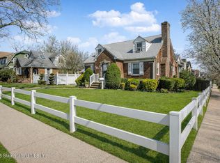 72 10th St, Staten Island, NY