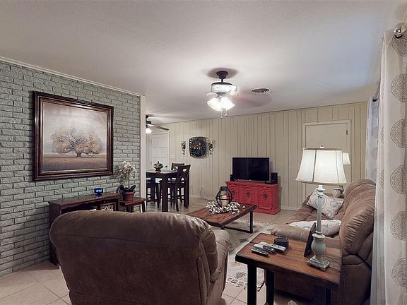 3rd image of 13 Jasmine Ln