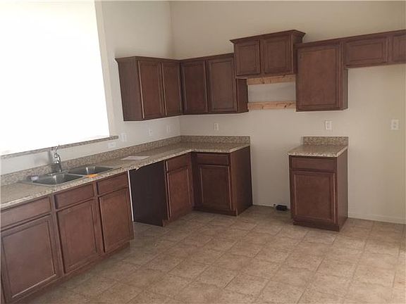 4th image of 14336 Overhill Ave