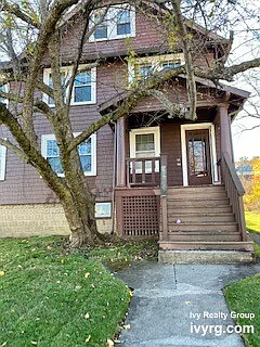 52-54 Maplewood St #52 — Photo 22