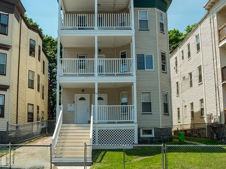 19 Crowell St #2 — Photo 9