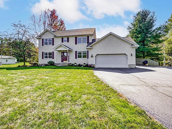 3rd image of 2257 Rainbow Dr NE