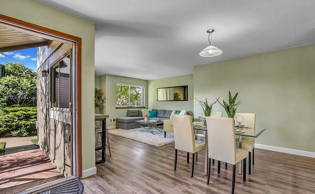 2 bed, 816 sqft, $2,300 — Photo 4