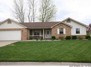 146 Saint Sabre Dr, Swansea, IL