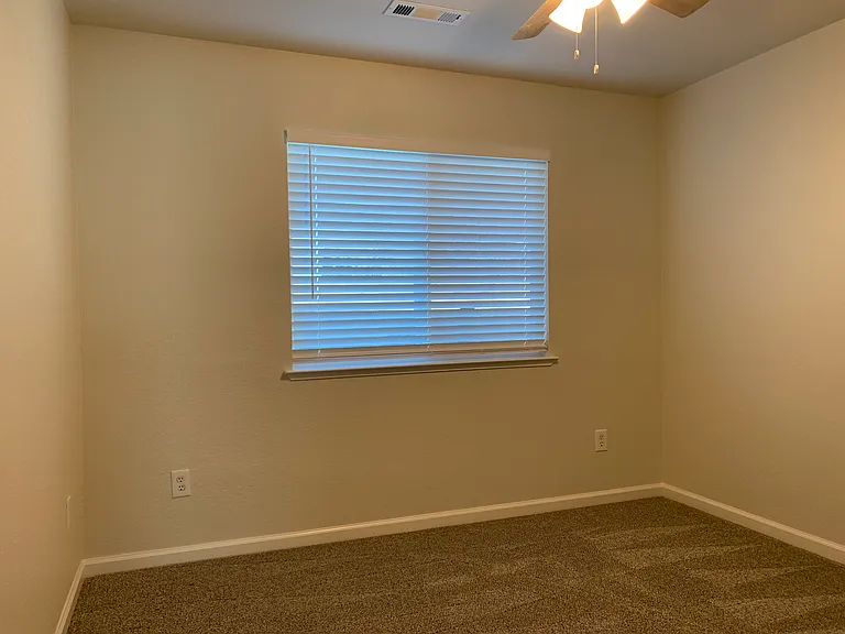 280 W Clover Rd — Photo 15