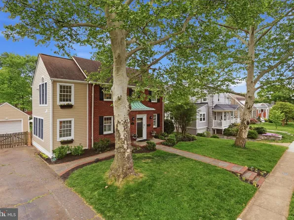 139 S Abingdon St, Arlington, VA 22204