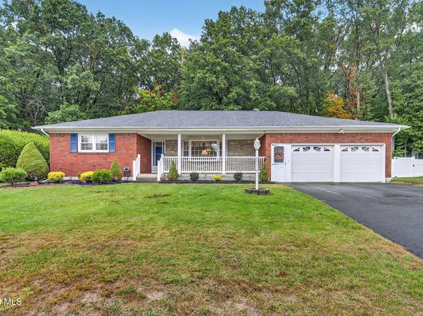 37 Gadsen Court, Albany, NY 12205