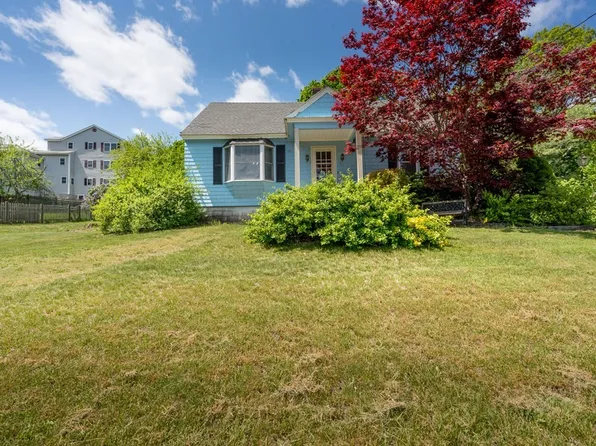 56 Union St, Andover, MA 01810