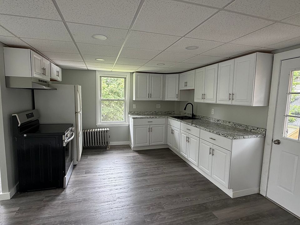 1st image of 25 Reuter Ave #1