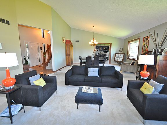 3rd image of 8259 Paddington Ct