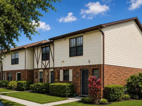 3401 Sunrise Villas Ct S, Tampa, FL 33614