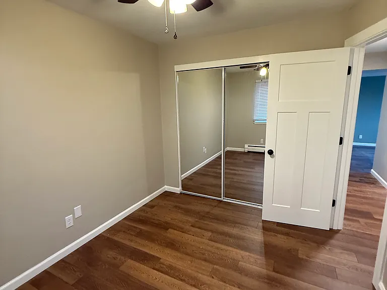 1022 Manvel St #7 — Photo 8