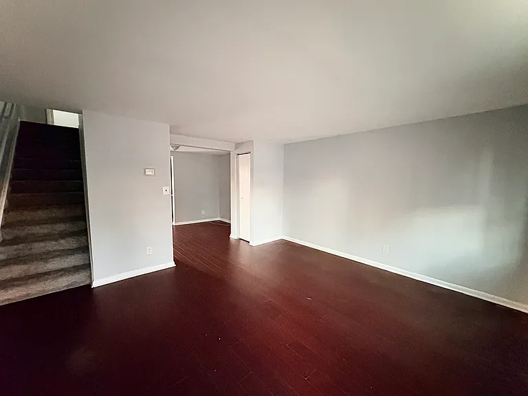1307 E Madison St — Photo 6