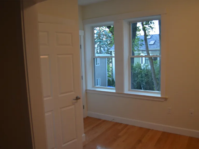 367 Harvard St #4 — Photo 11