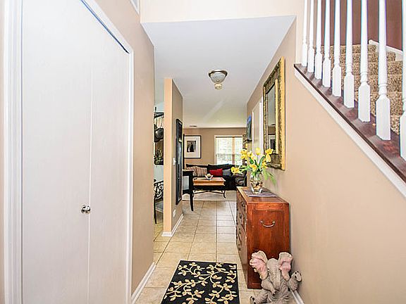 5th image of 234 Sheffield Dr