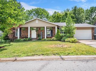 23 Country Creek Dr, Saint Peters, MO