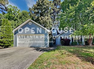 8435 Sapphire Ln, Gainesville, GA 30506