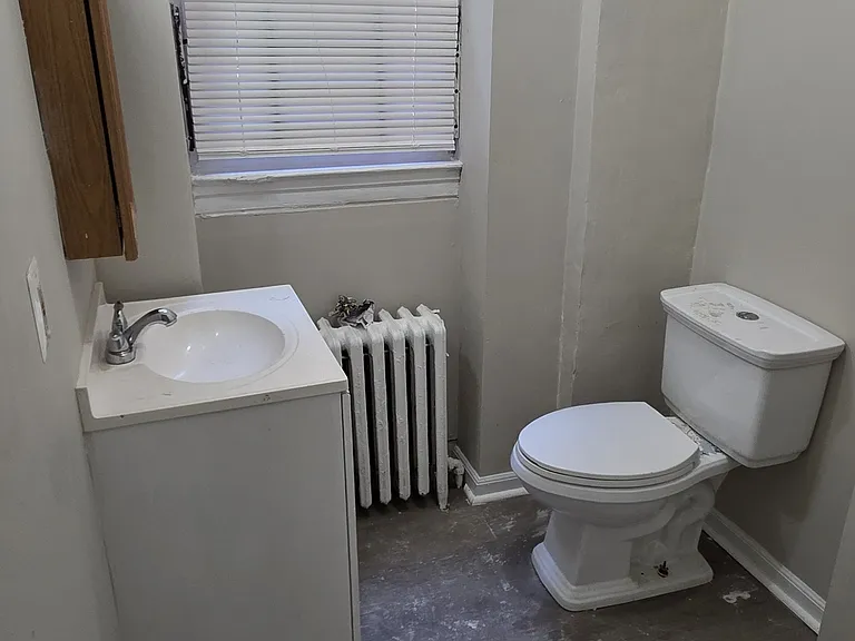 237 N Monroe St — Photo 11