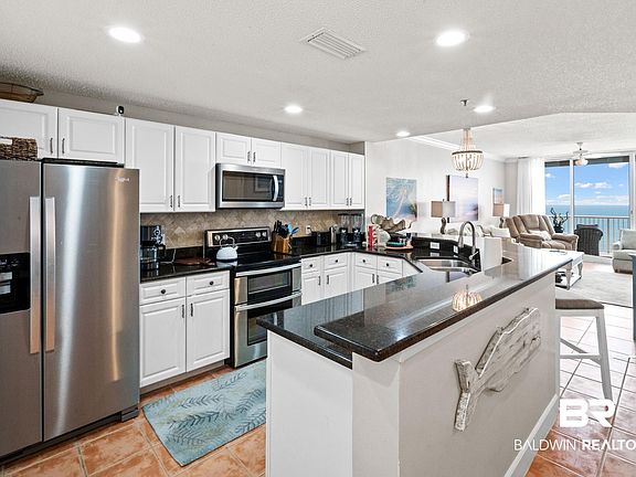 3rd image of 527 Beach Club Trl APT D1507