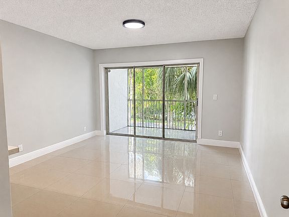 5780 Rock Island Rd #360 - interior 05