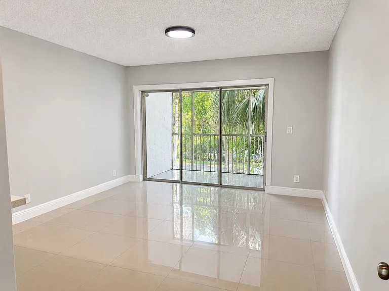 5780 Rock Island Rd #360 - interior 05