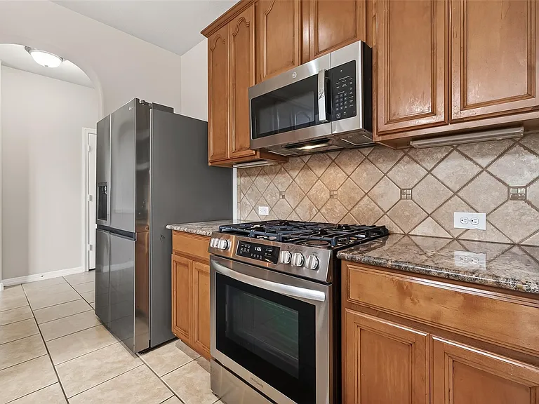 24526 Avellino Ct — Photo 21