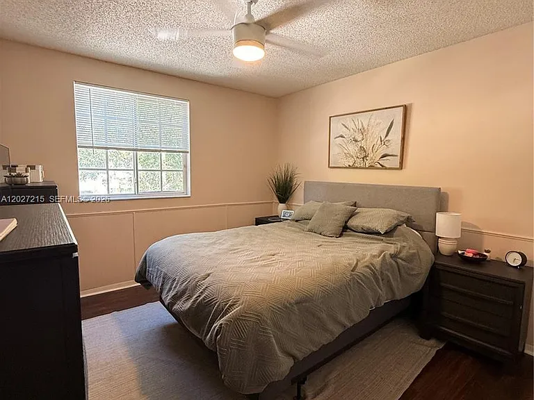 300 Cameron Dr — Photo 22