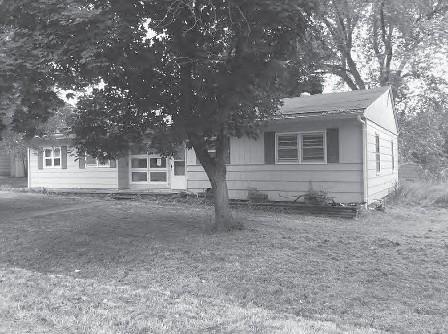 2nd image of 205 S Birch Dr
