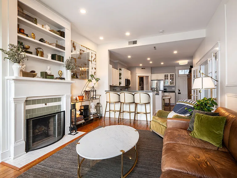 332 Milton St #2 — Photo 9