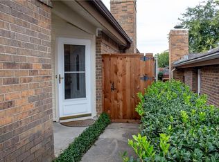 6613 Ports O Call Dr, Rowlett, TX 75088