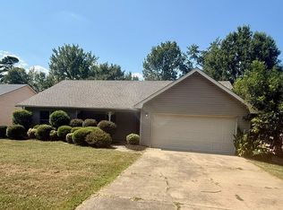 149 Rolling Oaks Dr, Maumelle, AR 72113