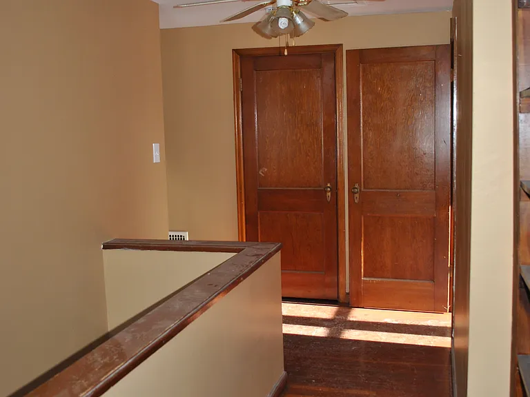 upstairs steps/hallway