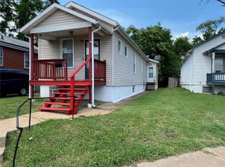 709 Gimblin Rd, Saint Louis, MO 63147