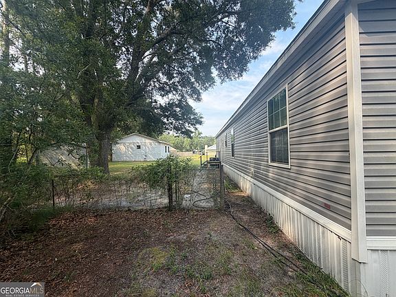 4th image of 135 Stafford Rd