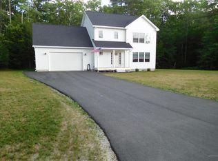 21 Commons Dr, Lewiston, ME 04240