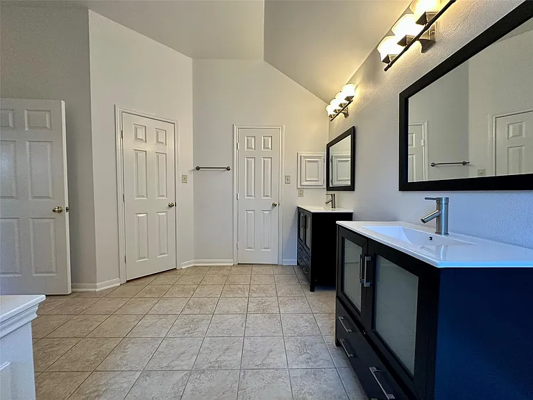 1318 Cedar Terrace Ct — Photo 5