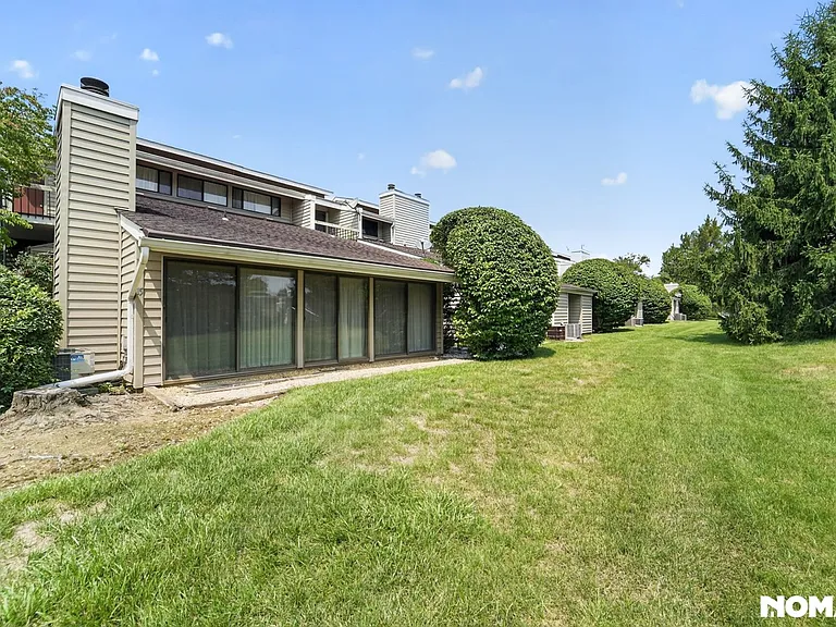 12 Evergreen Dr — Photo 5